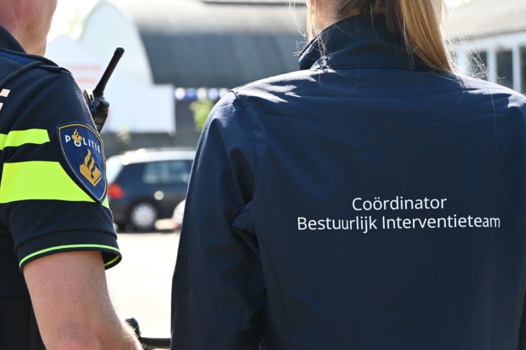 toezichthouder bij integrale controle