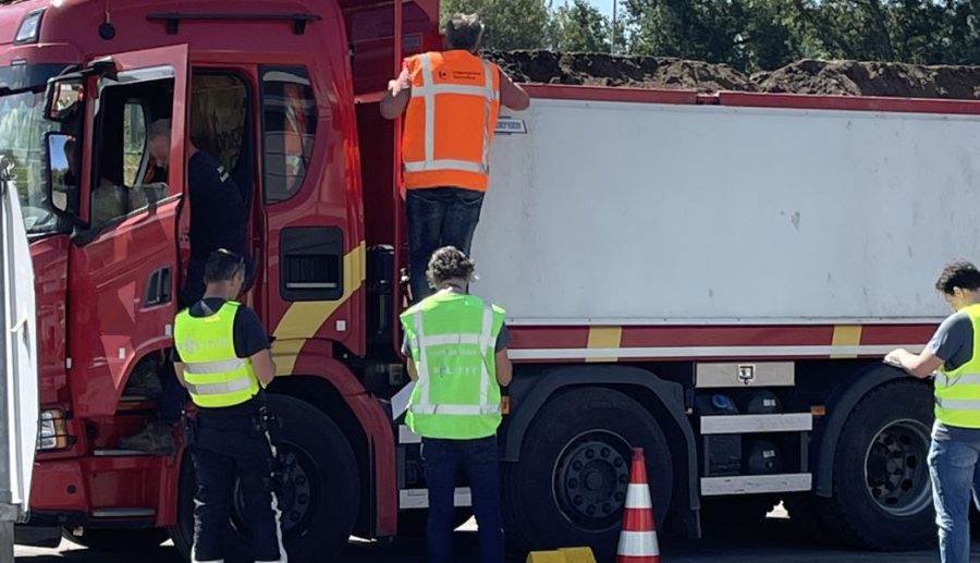 Integrale transportcontrole door politie, RDW en Omgevingsdienst West-Holland