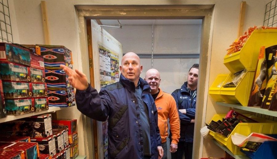 Verbod verkoop consumentenvuurwerk tijdens jaarwisseling, controles gaan door